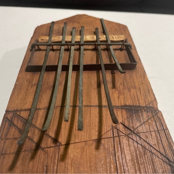 Vintage handmade African Tribal Kalimba Thumb Piano - Picture 7 of 15